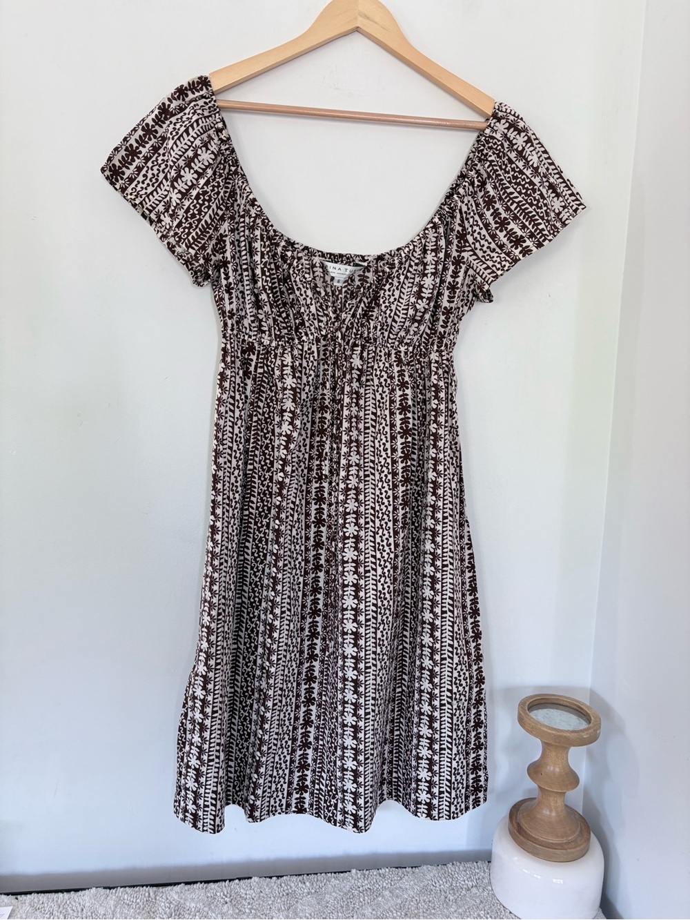 TRINA TURK 6 Boho Brown Off White Short Dress Elastic Neck Cotton Lightweight